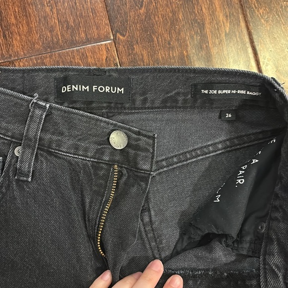 Denim Forum
The Zoe Super Hi-Rise Baggy Jean - Picture 2 of 4